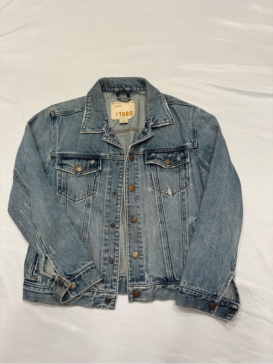 Jackets & Blazers - Vintage Style Light Wash Denim Jacket
